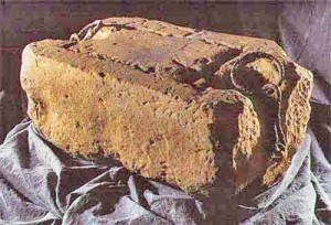 6 piatra de incoronare adusa de la Marea Neagra copy 300x204 Regii britanici, patronati de Sfantul Gheorghe, cavalerul get de Capadochia