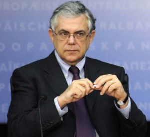Lucas Papademos premier Grecia 300x274 Goldman Sachs conduce UE prin Monti, Papademos si Draghi 