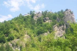 1 manastirea negru voda 300x198 Calea Zeilor din Cetateni, cel mai misterios loc din Romania  (I)
